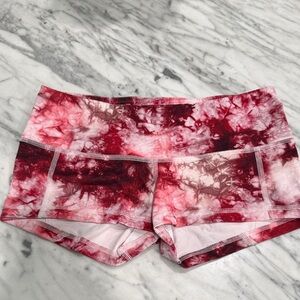 Fleo Women's Red & Pink Tie-Dye Bike Shorts